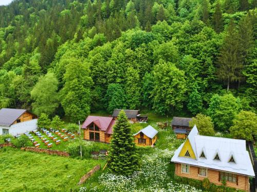 Roztoky Ski Chalet | LINDEN GROVE