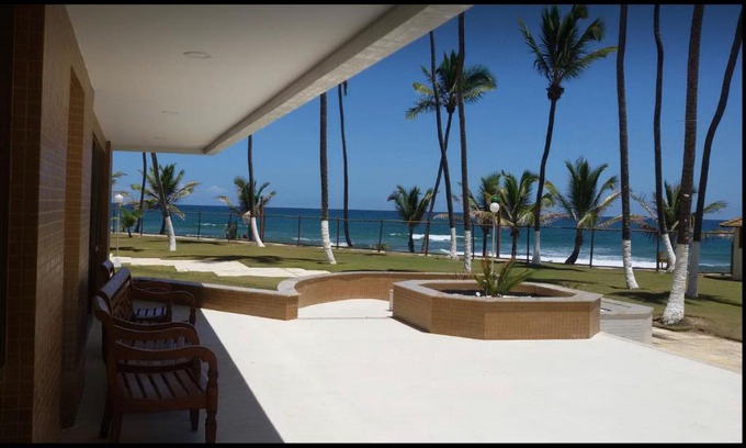 Vilas do Atlantico Apartment | Lindo Apartamento pé na areia com serviço de limpeza