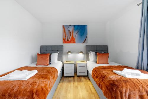 Maidenhead Apartment | Lindsey Serviced 4 Bedrooom 2 Bath house with Parking Maidenhead