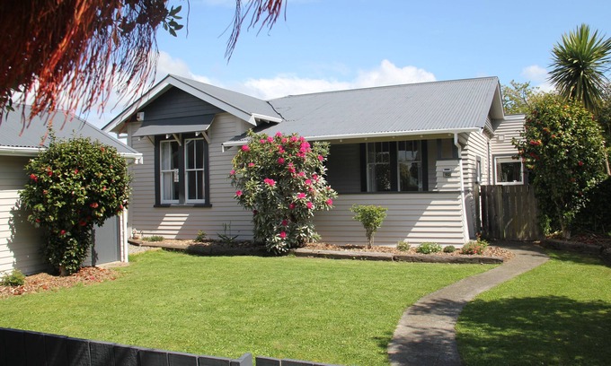 Palmerston North House | Linton Cottage
