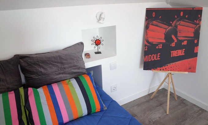 Costa de Caparica Apartment | Lisbon Beach Apartments 5. Studio, beach 5 minutes, free wifi.