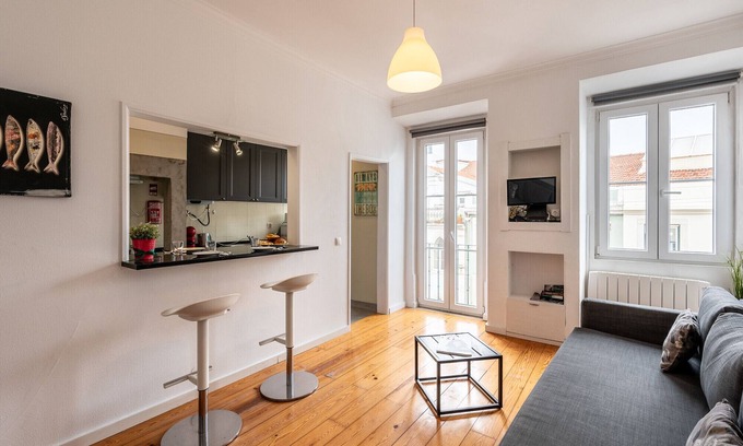 Pena Apartment | Lisbon Lázaro Flat (C131)