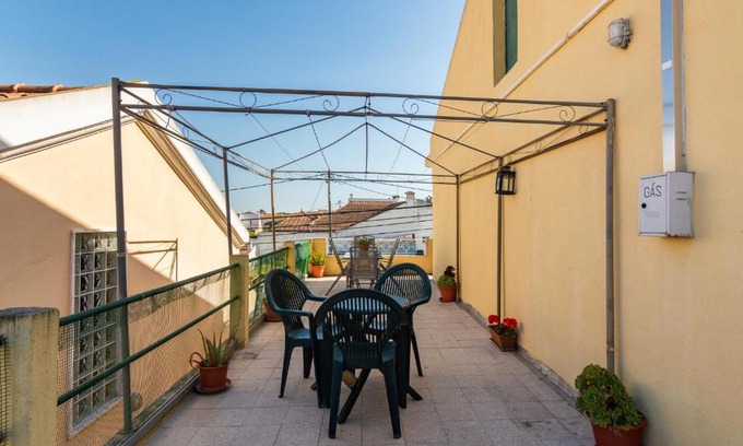 Seixal House | Lisbon South Bay Rooms