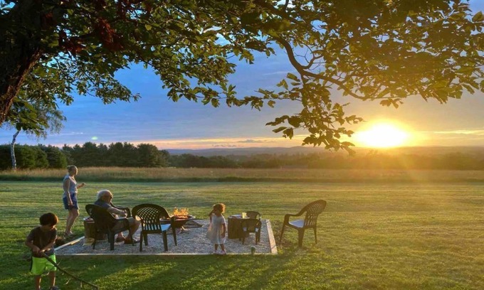 Litchfield Historic District House | Litchfield hilltop home with long view and sunsets