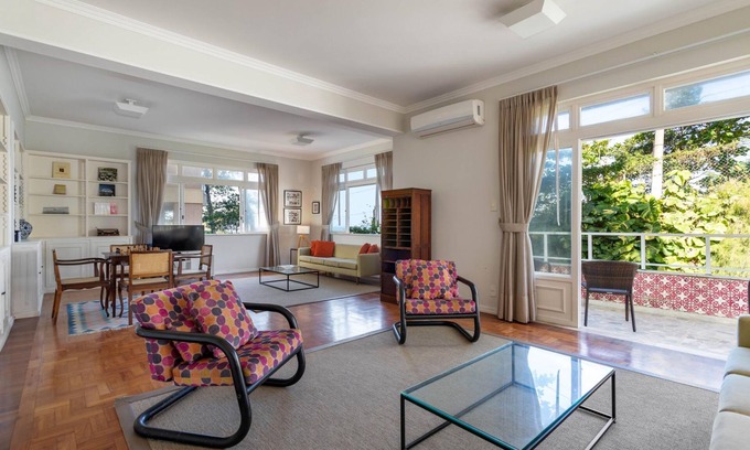 Copacabana Apartment | Literary Sanctuary Near Arpoador Fco501