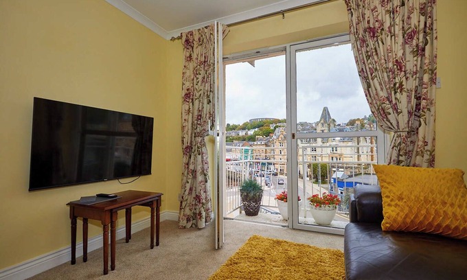 Oban Apartment | Little Bay View