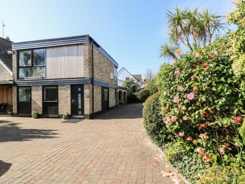 Carlyon Bay House | Little Beach House