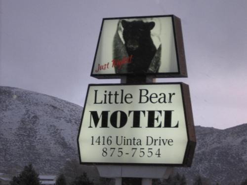 Green River Hotel | Little Bear Motel