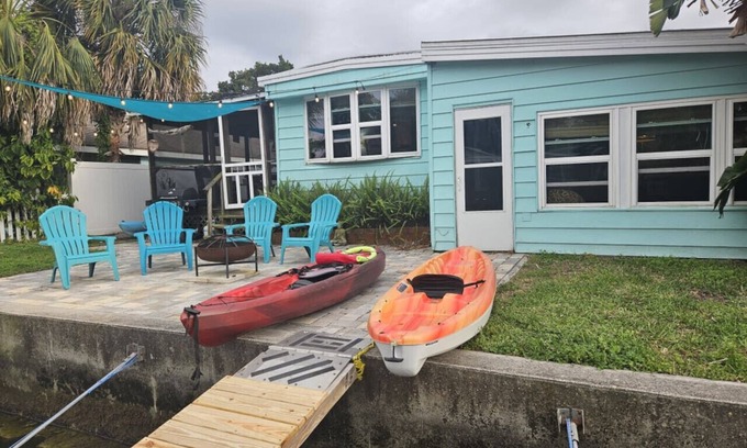 Weeki Wachee Gardens House | Little Bohemia!Springs/Gulf access! Kayaks & dock!