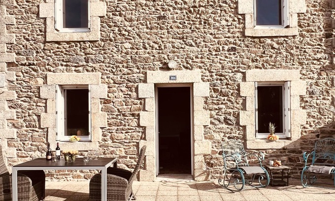 Plounevez-Lochrist Cottage | little breton farm in the calm green - only 15min to the sea