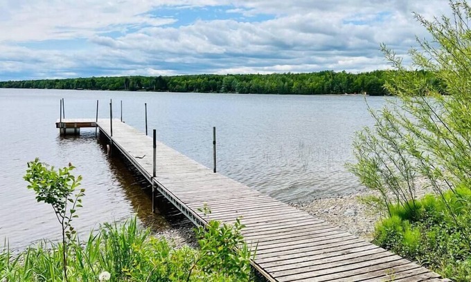 Stratford Ski Chalet | Little Elgin, Waterfront, Dock, Fireplace, SPA