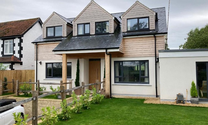 Calne House | Little Foxes