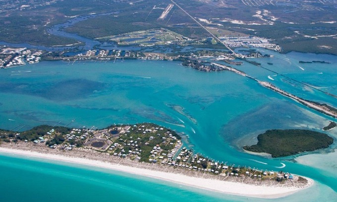 Placida Condo | Little Gasparilla Isle Hideaway Bay gulf bldg. K 2BR 2 ba -Free ferry dock