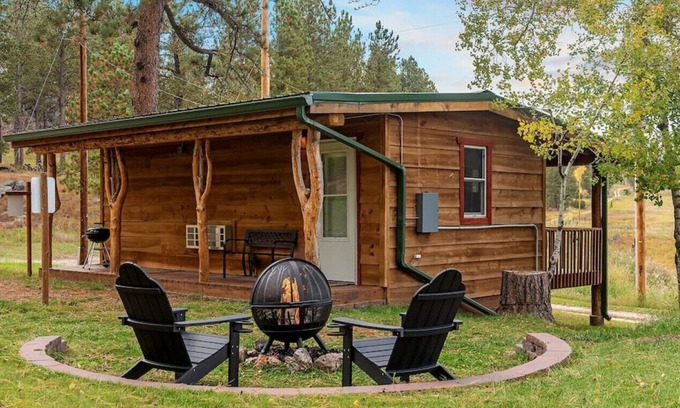 Custer Cabin | ★Little Gem With The Best Views★BHBungalows #2★