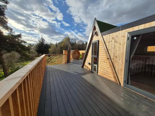 Marybank Ski Chalet | Little Getaway in the Highlands, private sauna and stargazing geodome