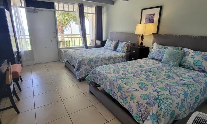 Ruskin Apartment | Little Harbor Resort #202 Tampa Bay FL Beach, Hot Tub, Pools