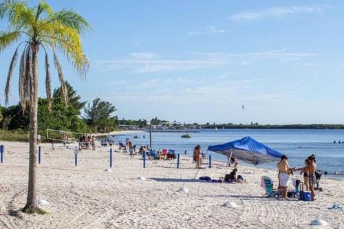Ruskin Apartment | Little Harbor Resort #206 Tampa Bay FL Beach, Bayview, 2 Pools