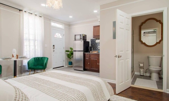 Little Italy Apartment | Little Home in Little Italy - Inner Harbor Studio