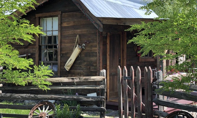 BX House | Little House on Pottery Road