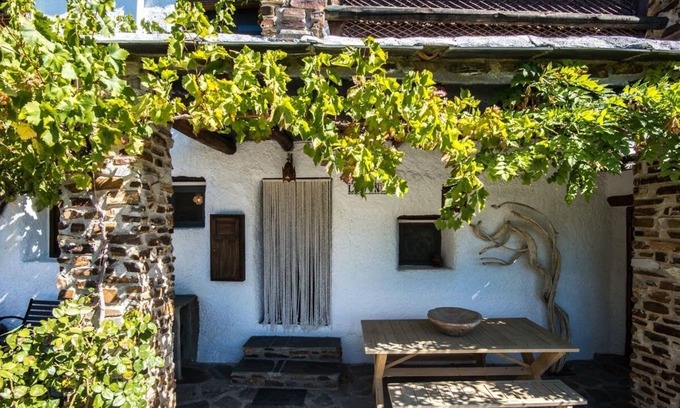 Atalbeitar House | Little house with porch