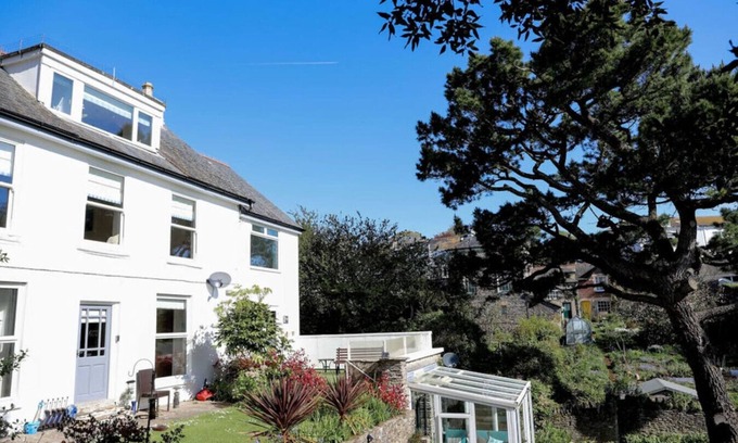 Stoke Fleming House | Little Oasis with Sea Views