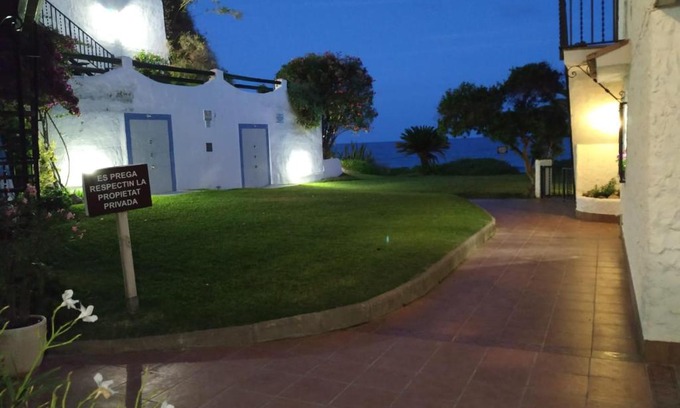 El Francas Apartment | Little Paradise . Apartment in front of the sea