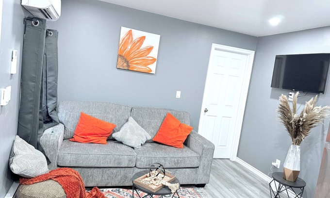 Walkerville Apartment | little paradise in windsor-Center