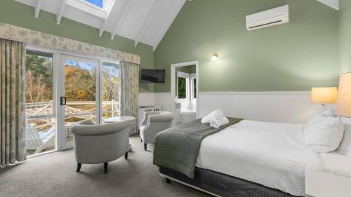 Apollo Bay Apartment | Little Plum Cottage