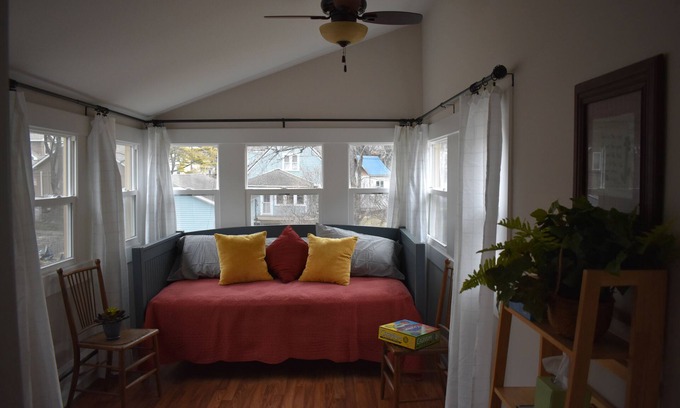 Stillwater House | LITTLE RED HOUSE - CHARMING STILLWATER GETAWAY