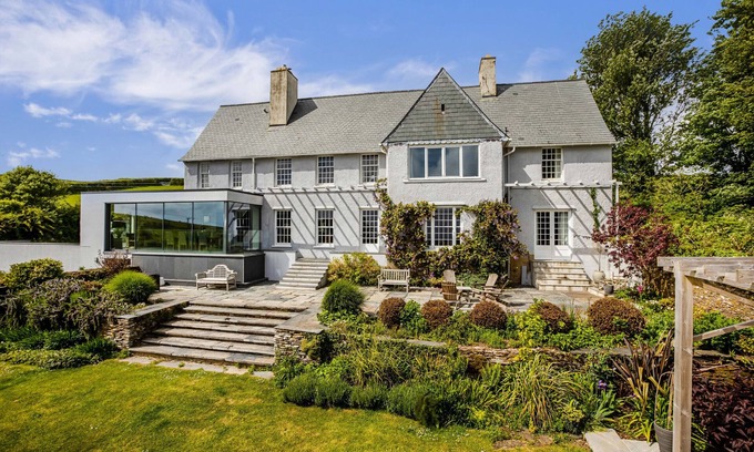 Dartmouth House | Little Redlap - Gracious family home near Dartmouth