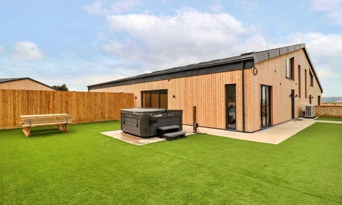 Little Rissington House | Little Rissington - Barn Three by Interhome