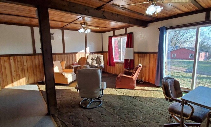 Leon House | Little River Inn Motel & Guest House