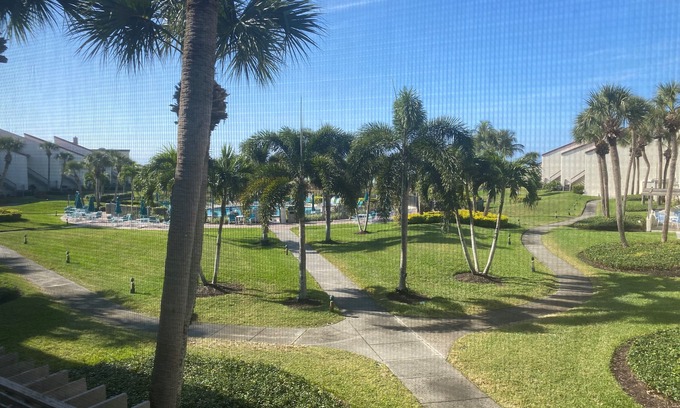 Siesta Key Condo | Little slice of paradise, Siesta Dunes 2-209.