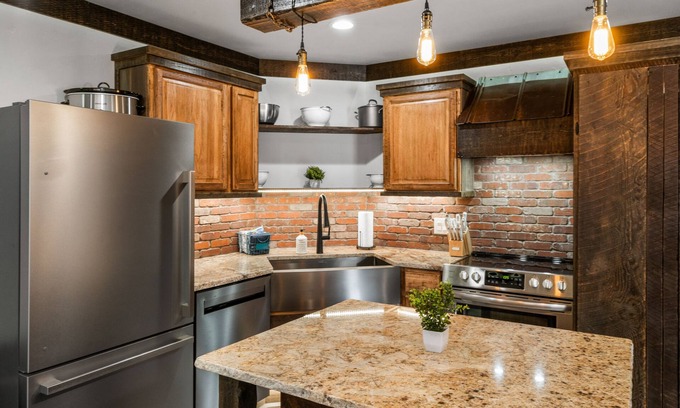 West Yellowstone House | Little Tuckaway