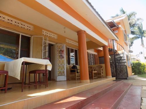 Entebbe Hotel | Livani Beach Motel