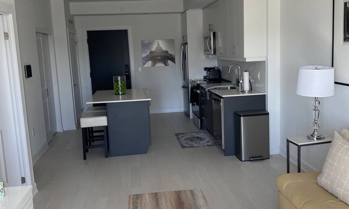Oakville Condo | Live in Lux