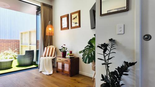 Grey Lynn Villa | Live in Style Modern Townhouse in Prime City Location
