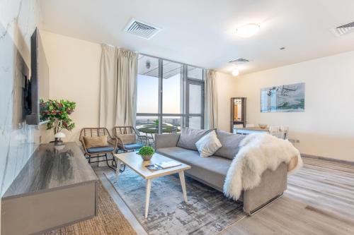 Al Seer Apartment | Live in the center of Mountains, Sea, Mangroves