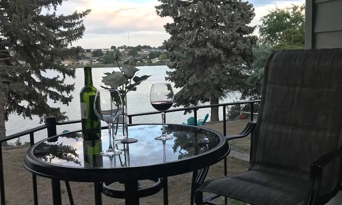 Moses Lake House | Live Life on the Lake! Lakefront Moses Lake