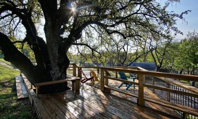 Glen Rose Bed & Breakfast | Live Oak B&B