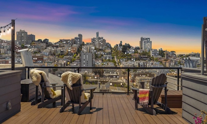 Telegraph Hill Apartment | Live the Penthouse Dream – Luxe, Views & Vibes in Iconic North Beach