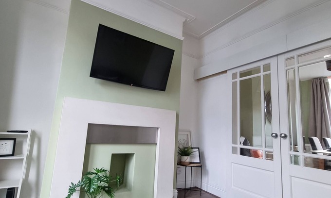 Liverpool House | Liverpool Home from Home | Entire Property Sleeps 6+ | Perfect for your stay