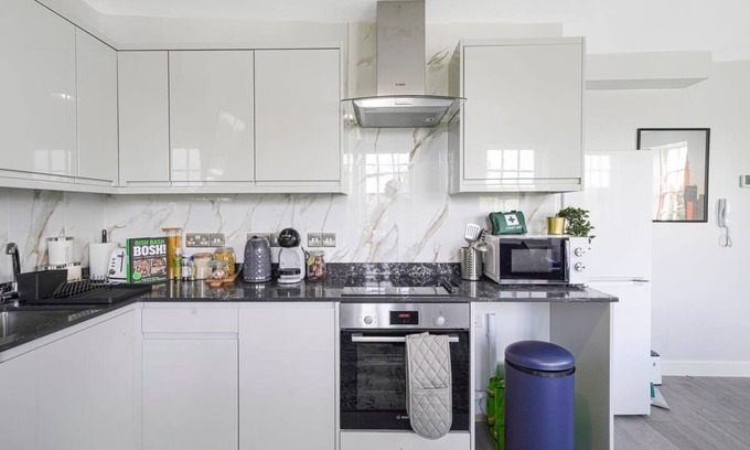 Chiswick Apartment | LiveStay - 3Bed 2Bath Apt in Chiswick Free Parking