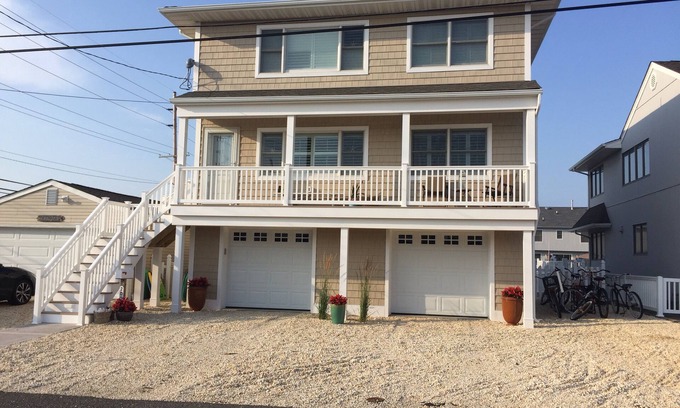Lavallette House | LIVIN’ LIFE IN LAVALLETTE - TOP FLOOR RENTAL