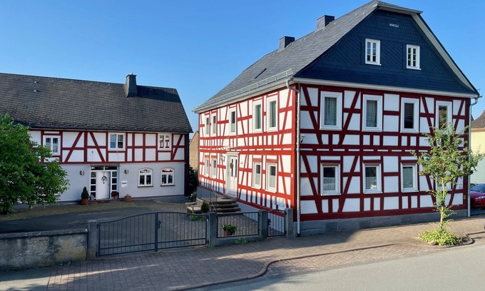 Battenberg Apartment | Living in a "monument" in the center of Battenberg an der Eder