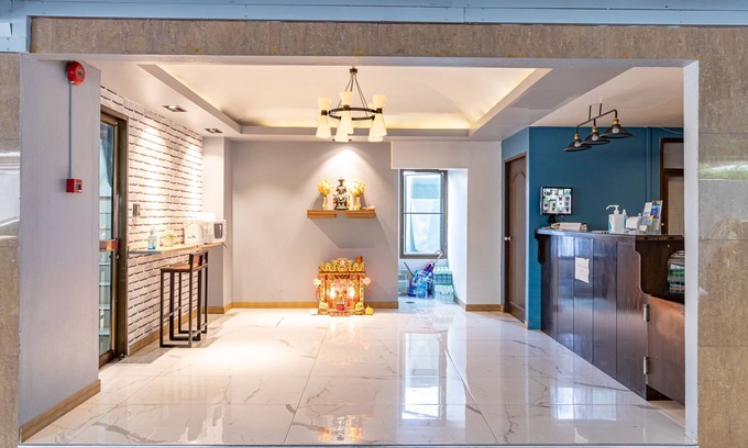 Sathorn Hotel | Living Naraa Place