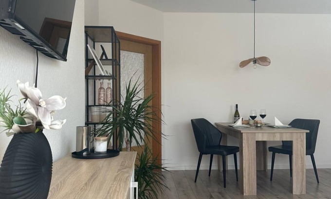 Schonebeck Apartment | Livoro Balcón Apartment