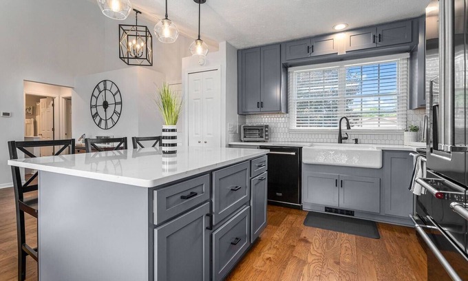 Stevensville House | LK Michigan Fun HQ: Hot Tub, Theater Rm, Game Room