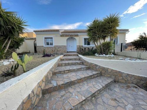 Zurgena Villa | Llanos del Peral - Zurgena - sleeps 6 - R092