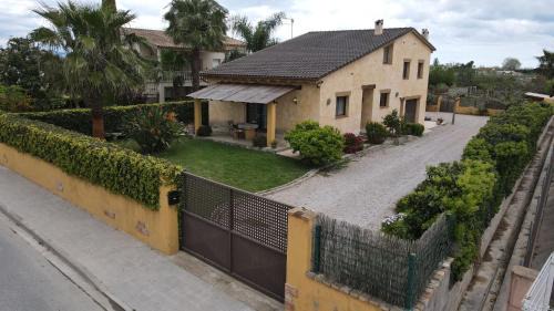 Sant Jaume d'Enveja House | Lo Guaret.